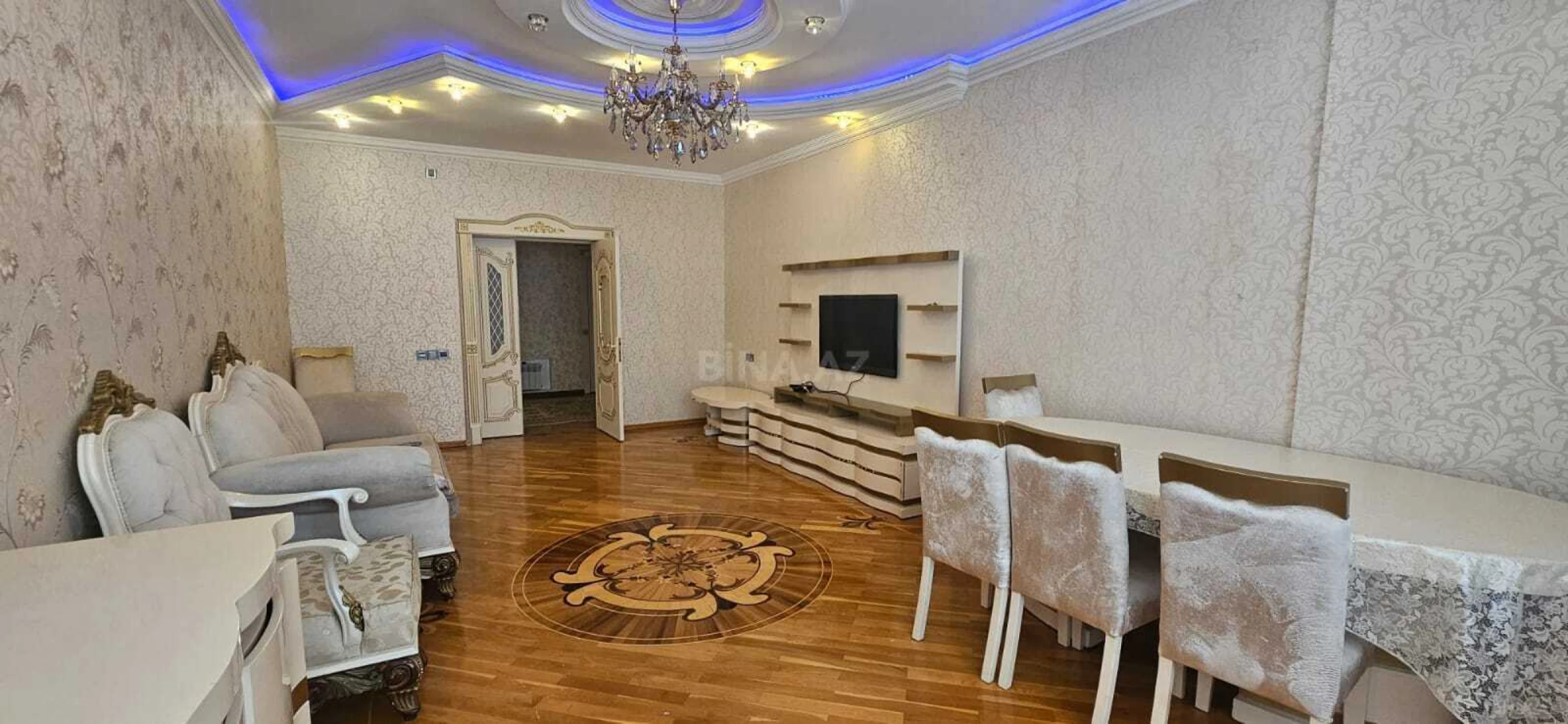 Kirayə verilir 3 otaqlı mənzil 128 m²
