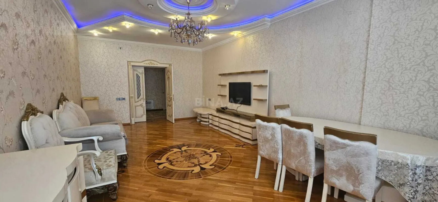 Kirayə verilir 3 otaqlı mənzil 128 m²