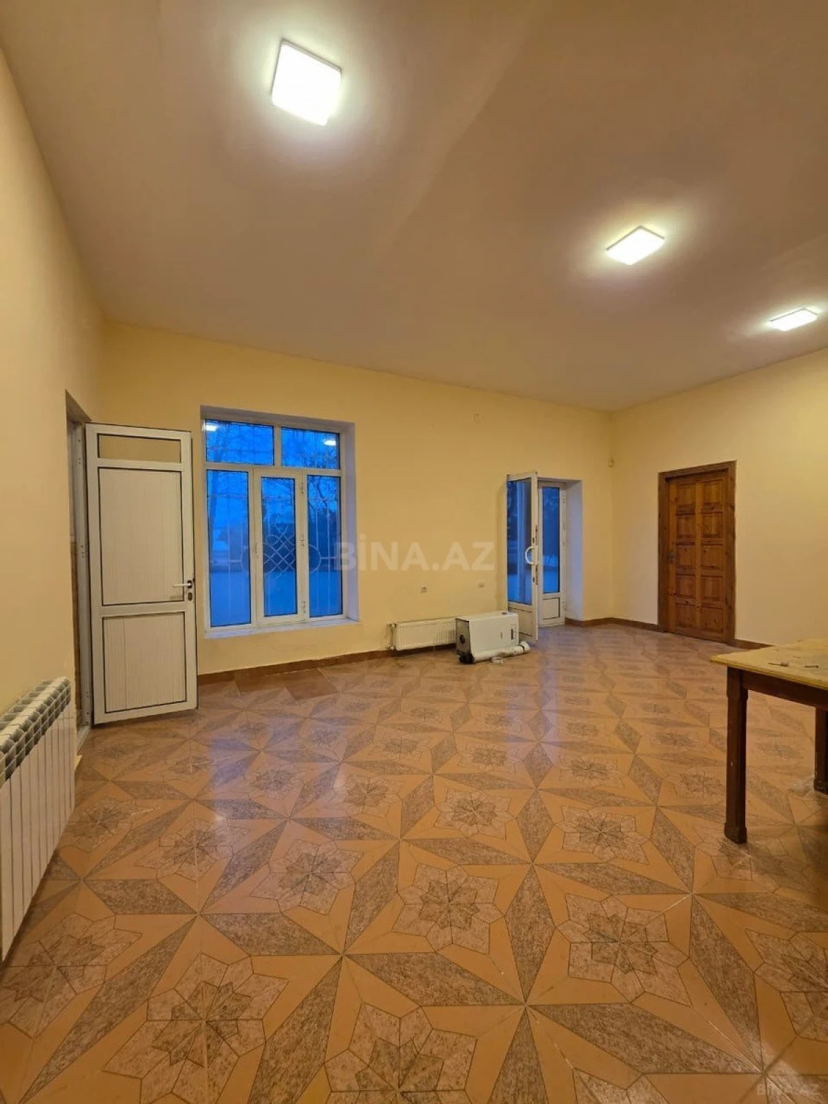 Satılır obyekt 1000 m²