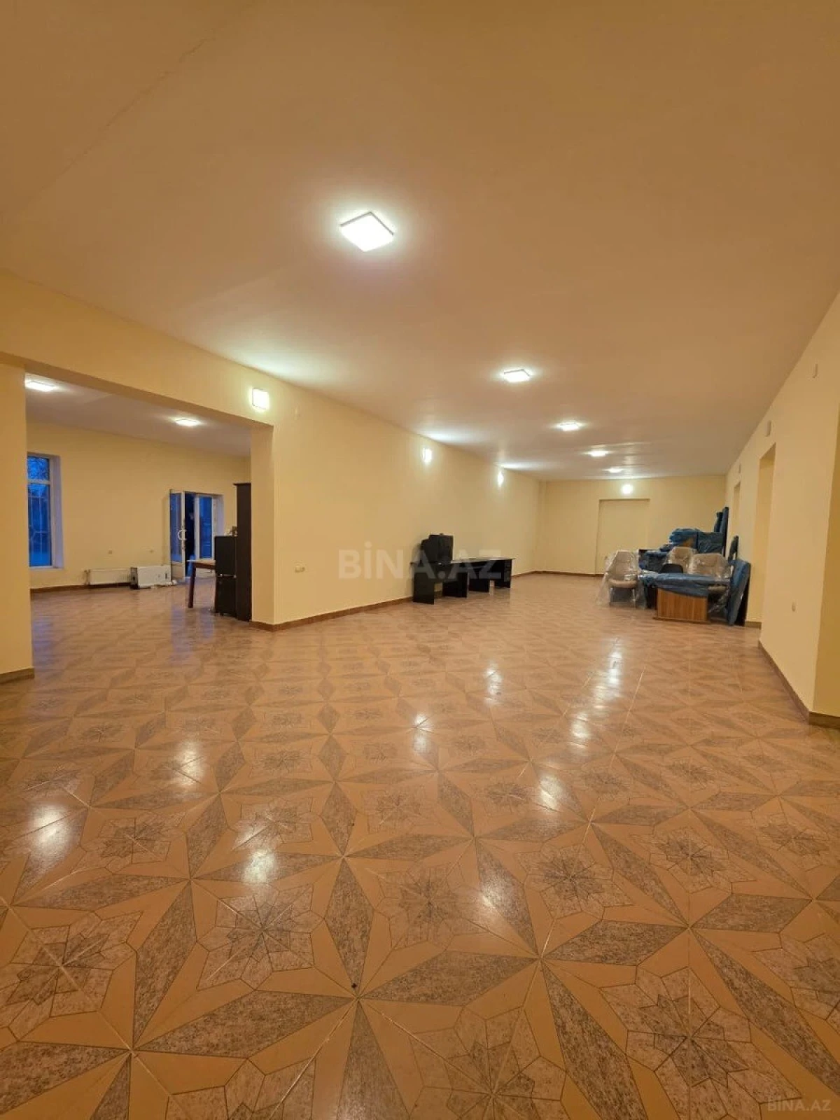 Satılır obyekt 1000 m²