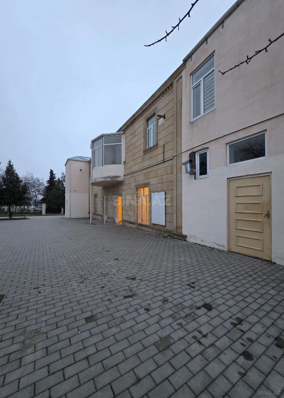 Satılır obyekt 1000 m²