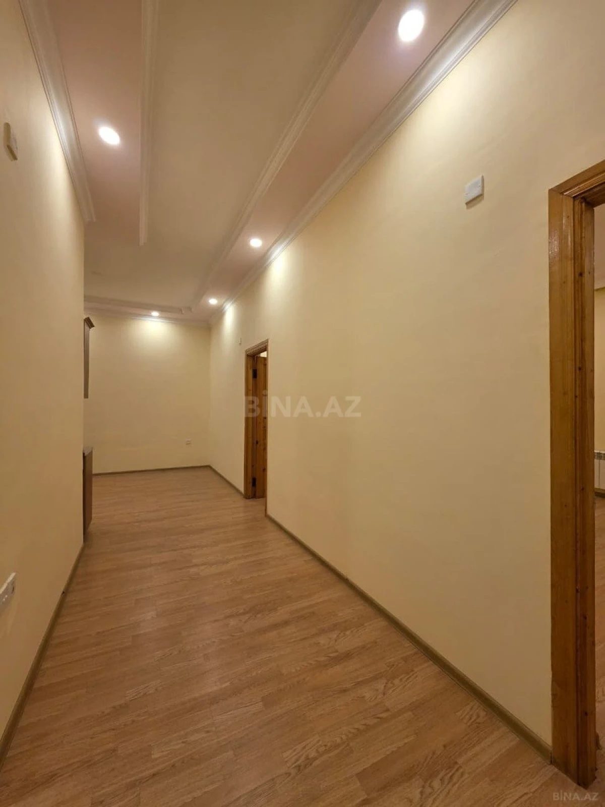 Satılır obyekt 1000 m²