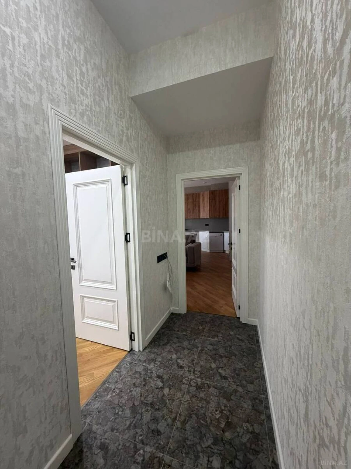 Satılır 2 otaqlı mənzil 75 m²