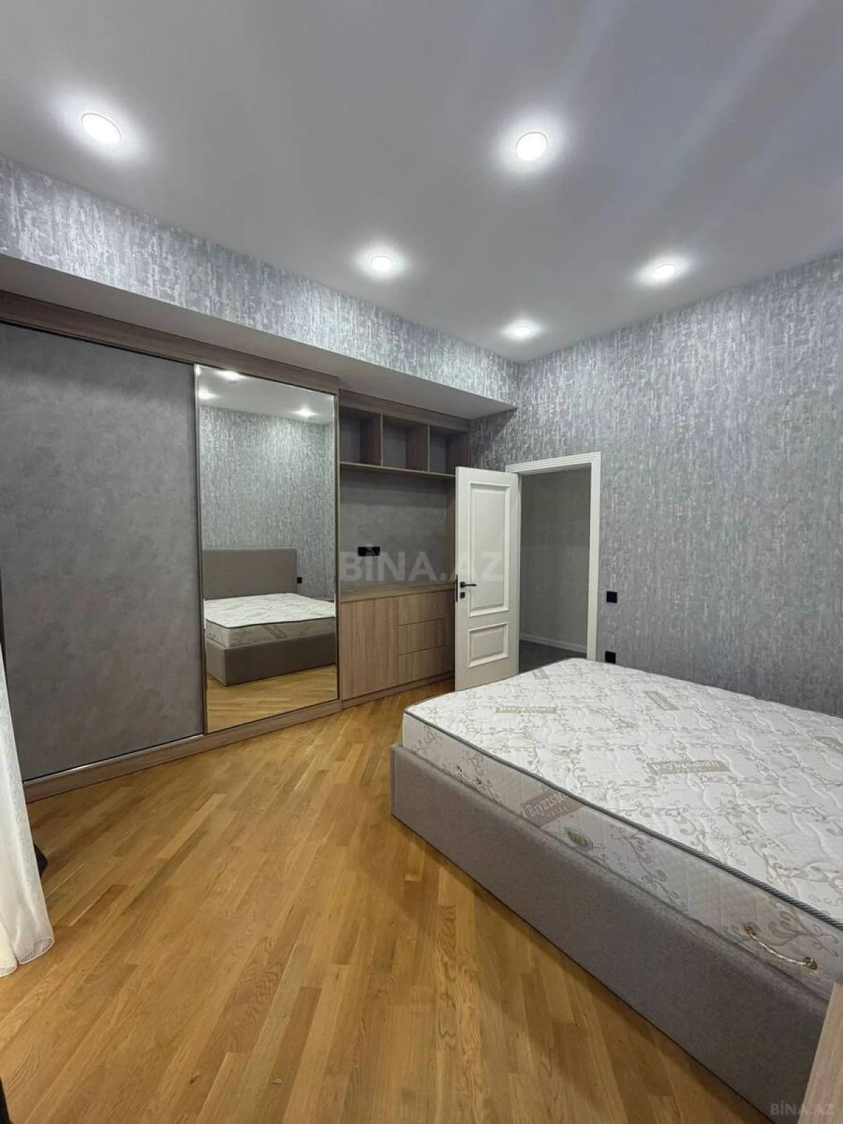 Satılır 2 otaqlı mənzil 75 m²