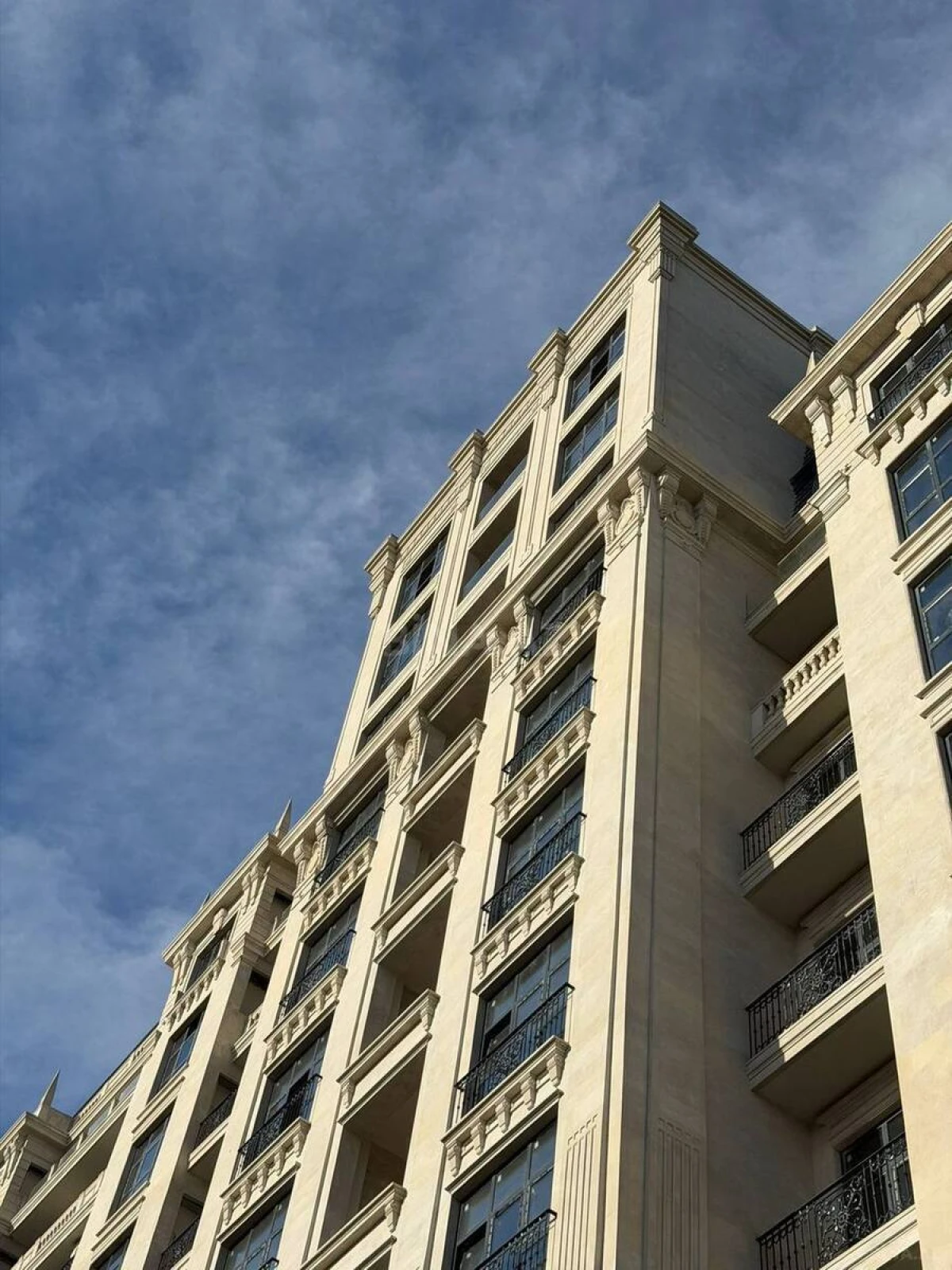 Satılır 2 otaqlı mənzil 75 m²