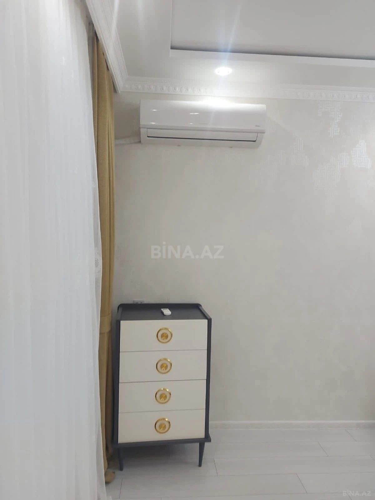 Kirayə verilir 2 otaqlı mənzil 76 m²