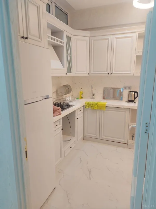 Kirayə verilir 2 otaqlı mənzil 76 m²