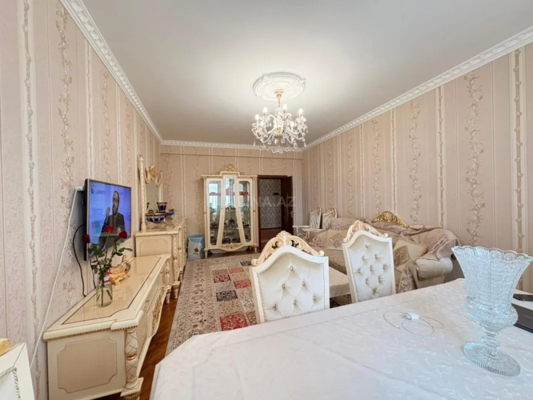 Satılır 2 otaqlı mənzil 105 m²