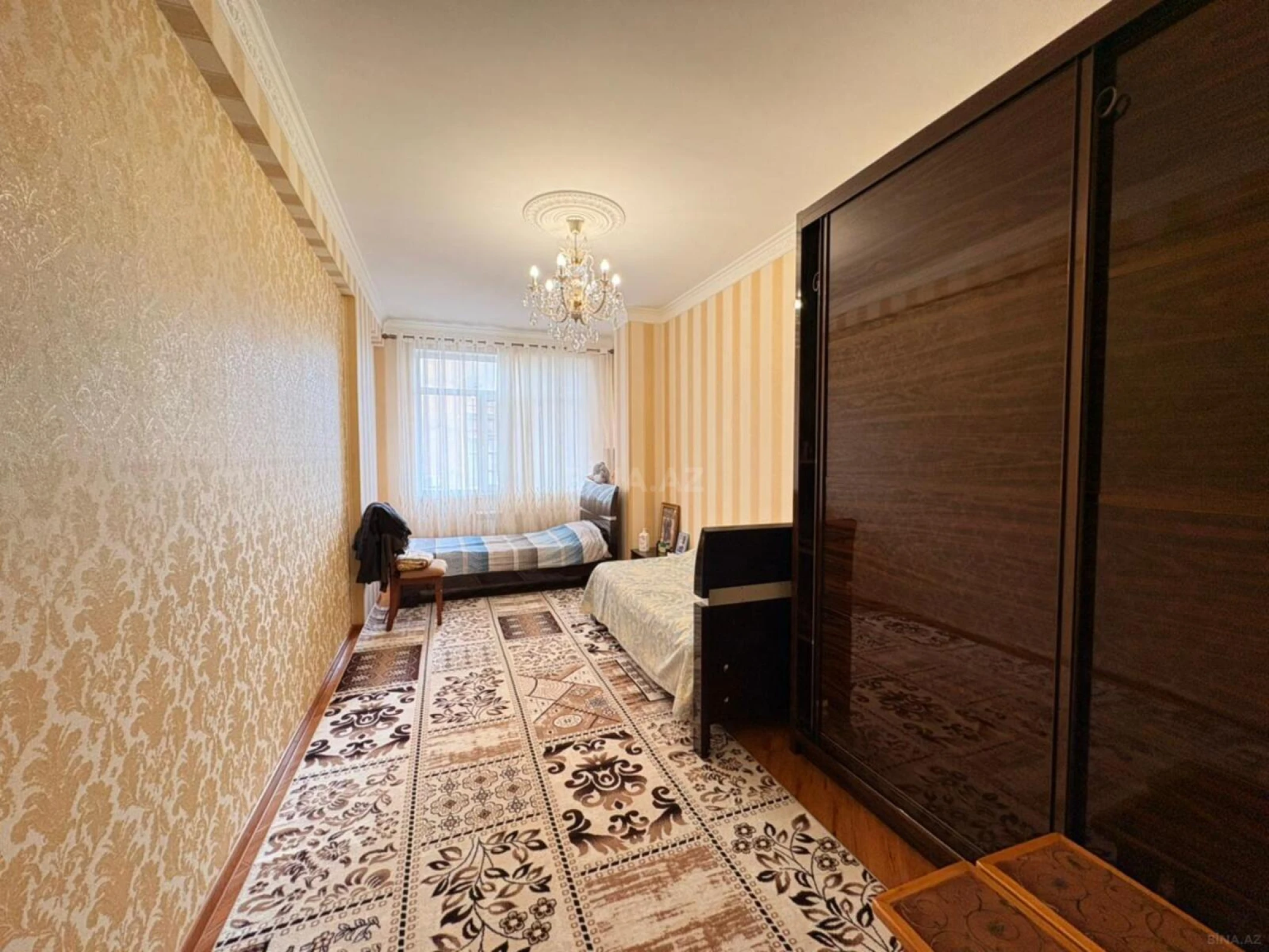 Satılır 2 otaqlı mənzil 105 m²