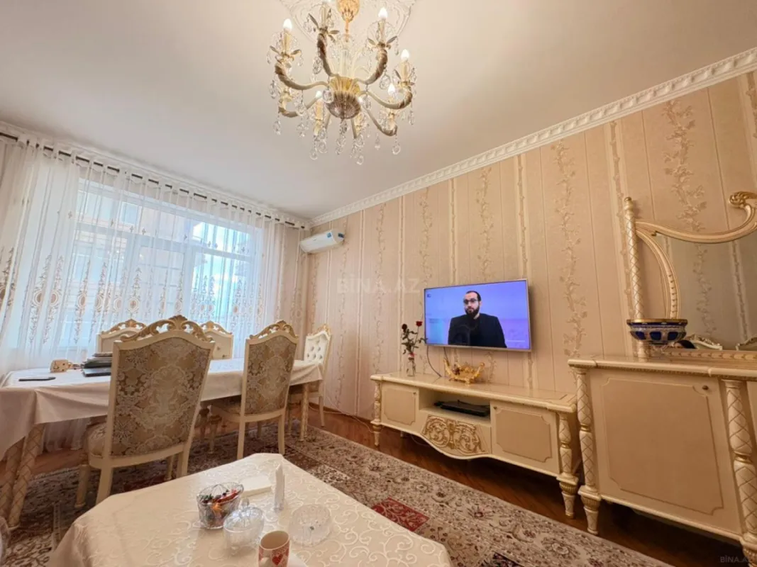 Satılır 2 otaqlı mənzil 105 m²