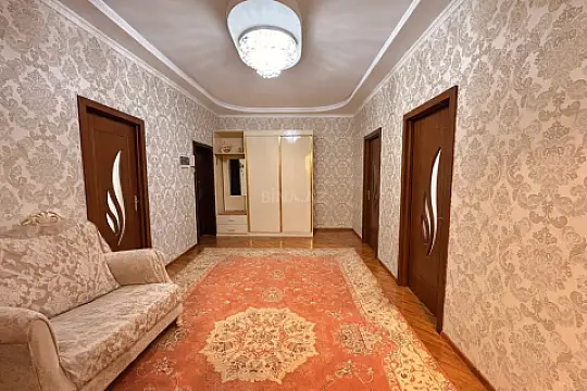Satılır 2 otaqlı mənzil 105 m²