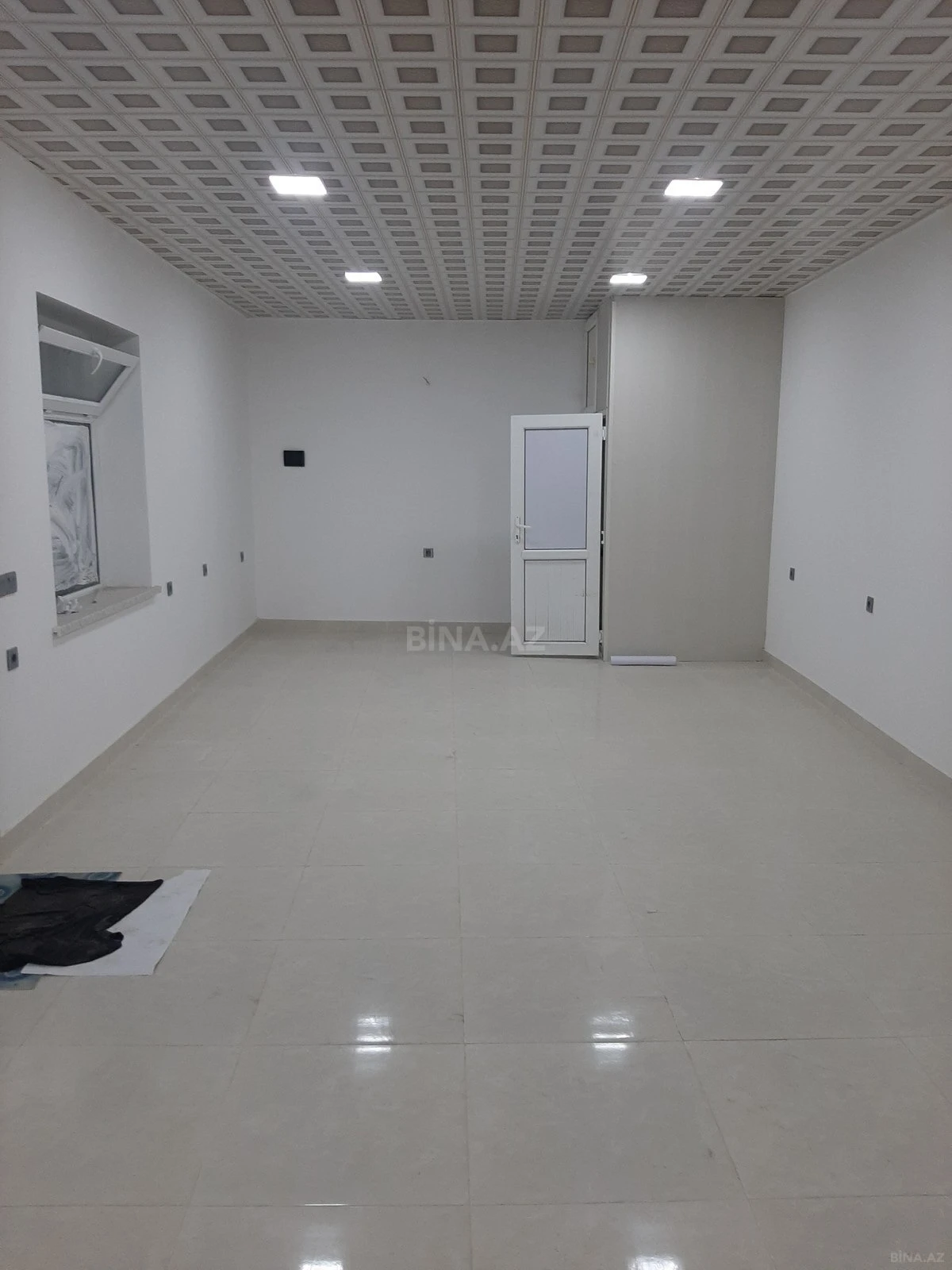 Satılır obyekt 45 m²