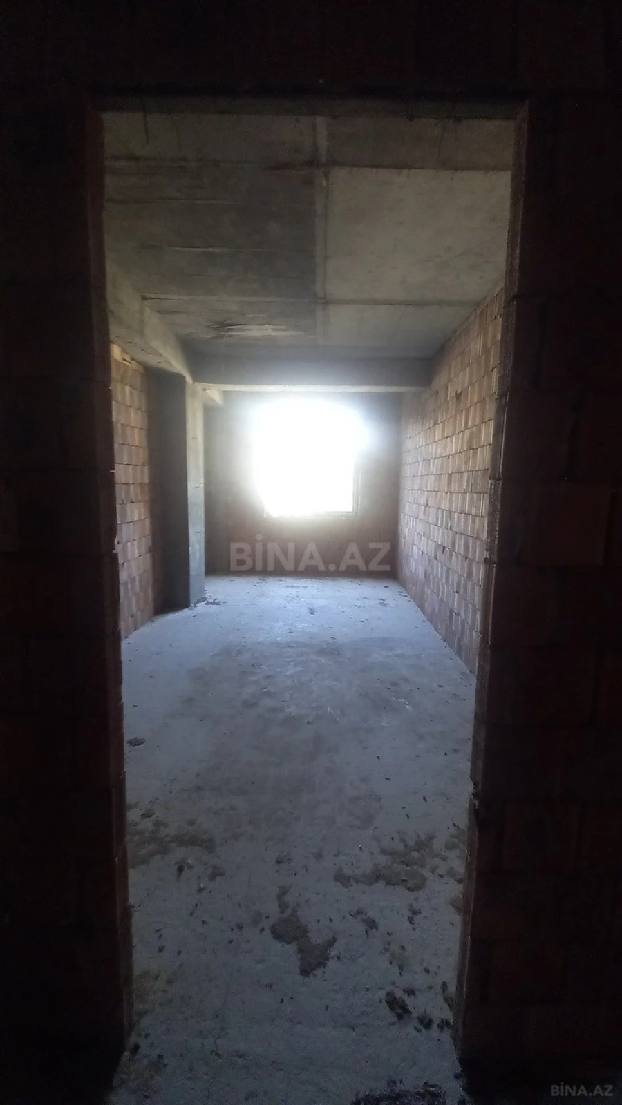 Satılır 3 otaqlı mənzil 112 m²