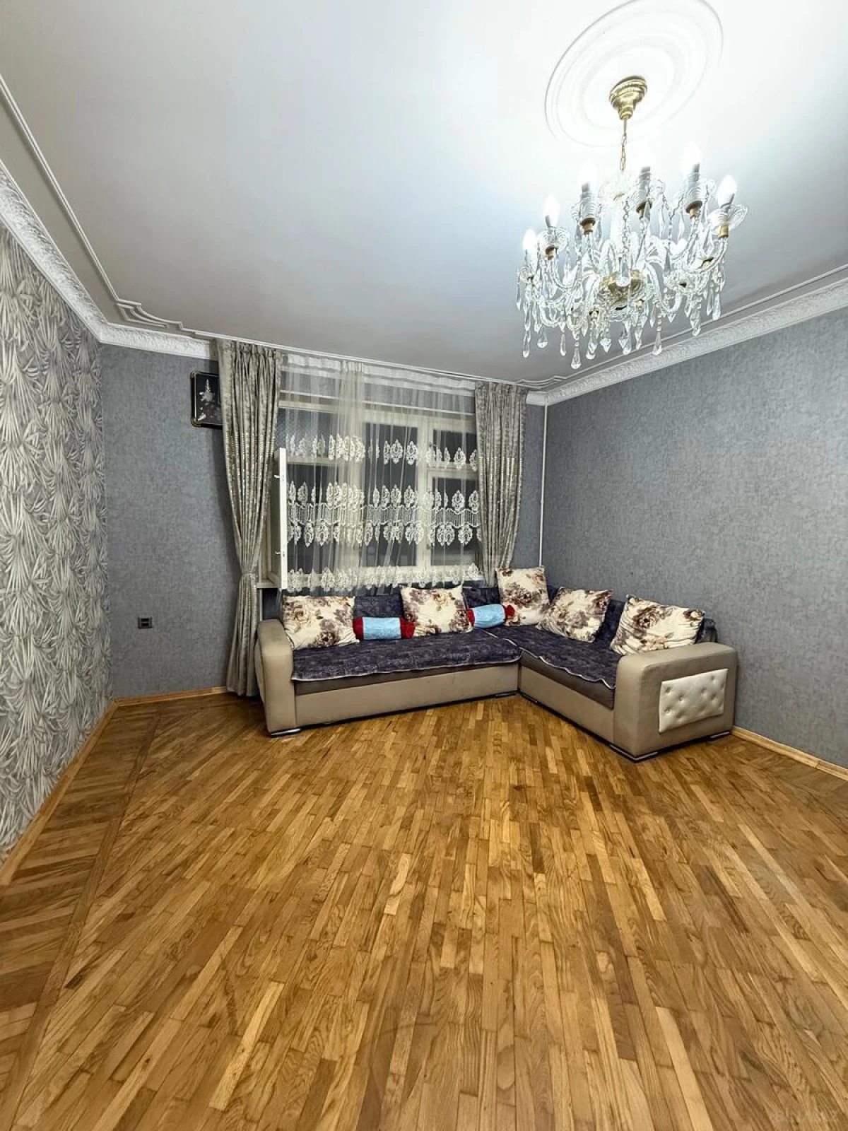 Kirayə verilir 4 otaqlı mənzil 110 m²