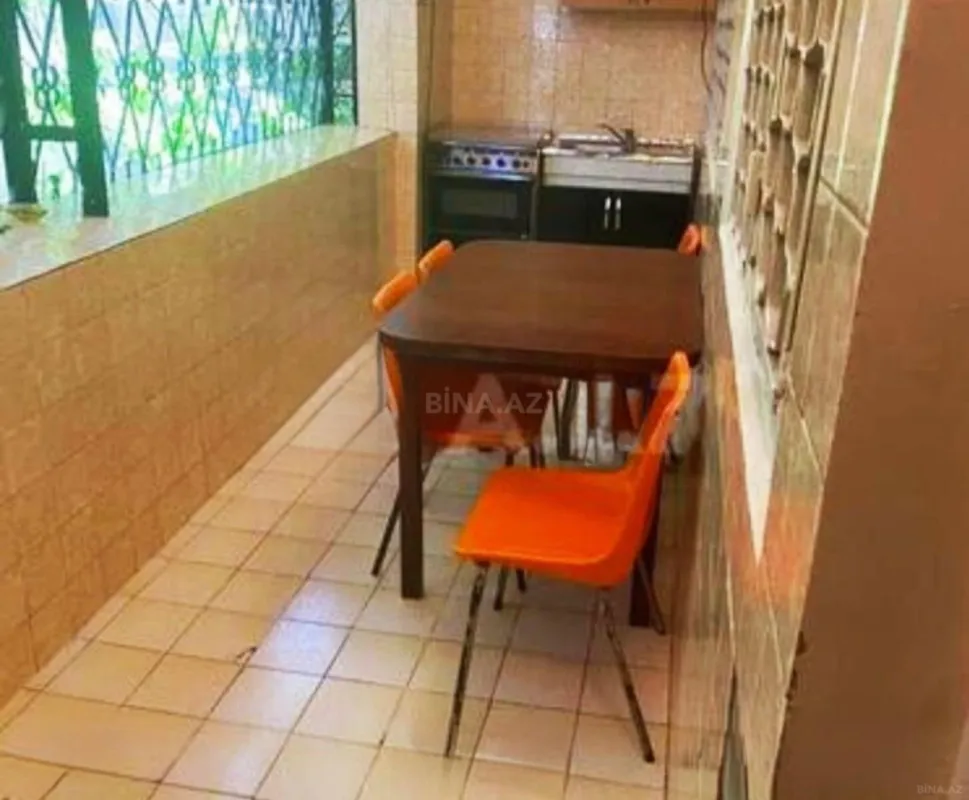 Kirayə verilir 4 otaqlı mənzil 110 m²