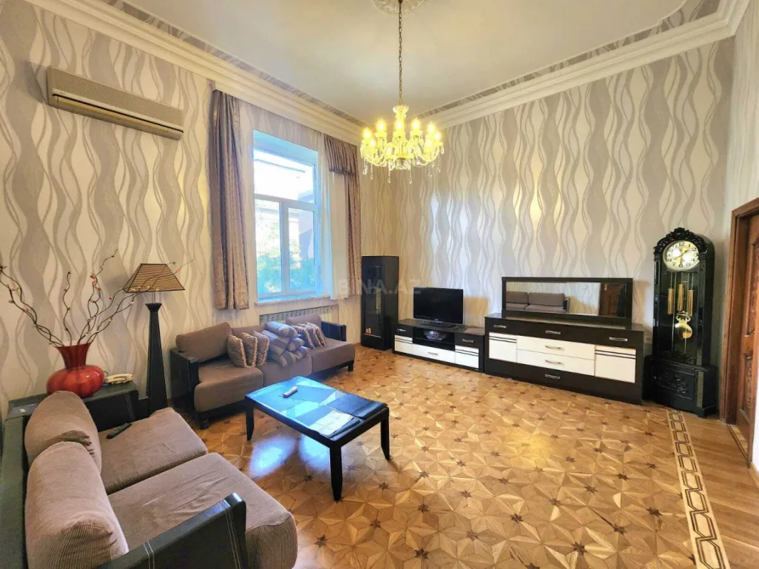 Kirayə verilir 2 otaqlı mənzil 70 m²