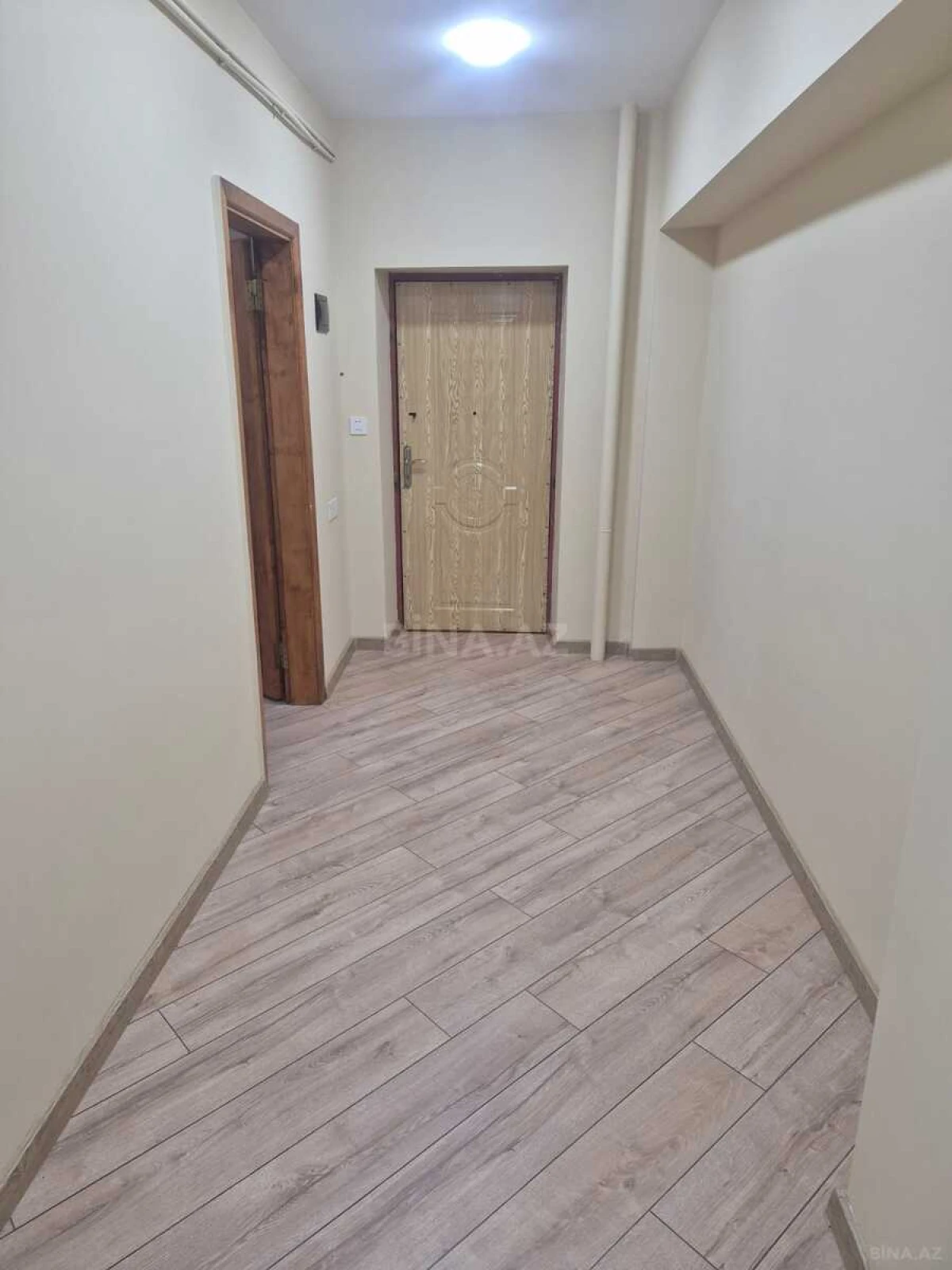 Satılır 2 otaqlı mənzil 70 m²
