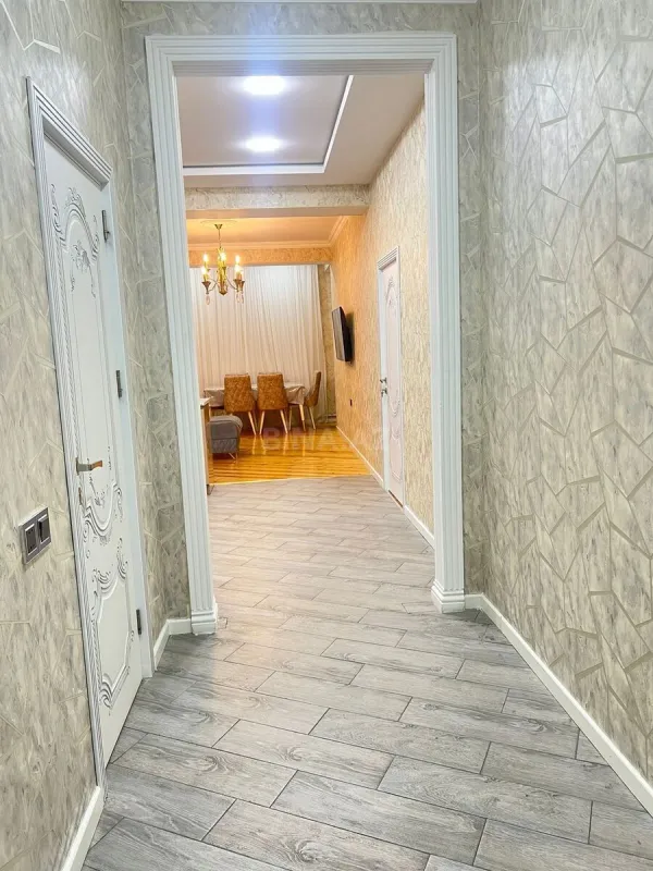 Kirayə verilir 2 otaqlı mənzil 64 m²