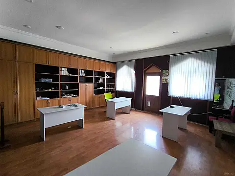 Kirayə verilir 1 otaqlı ofis 45 m²