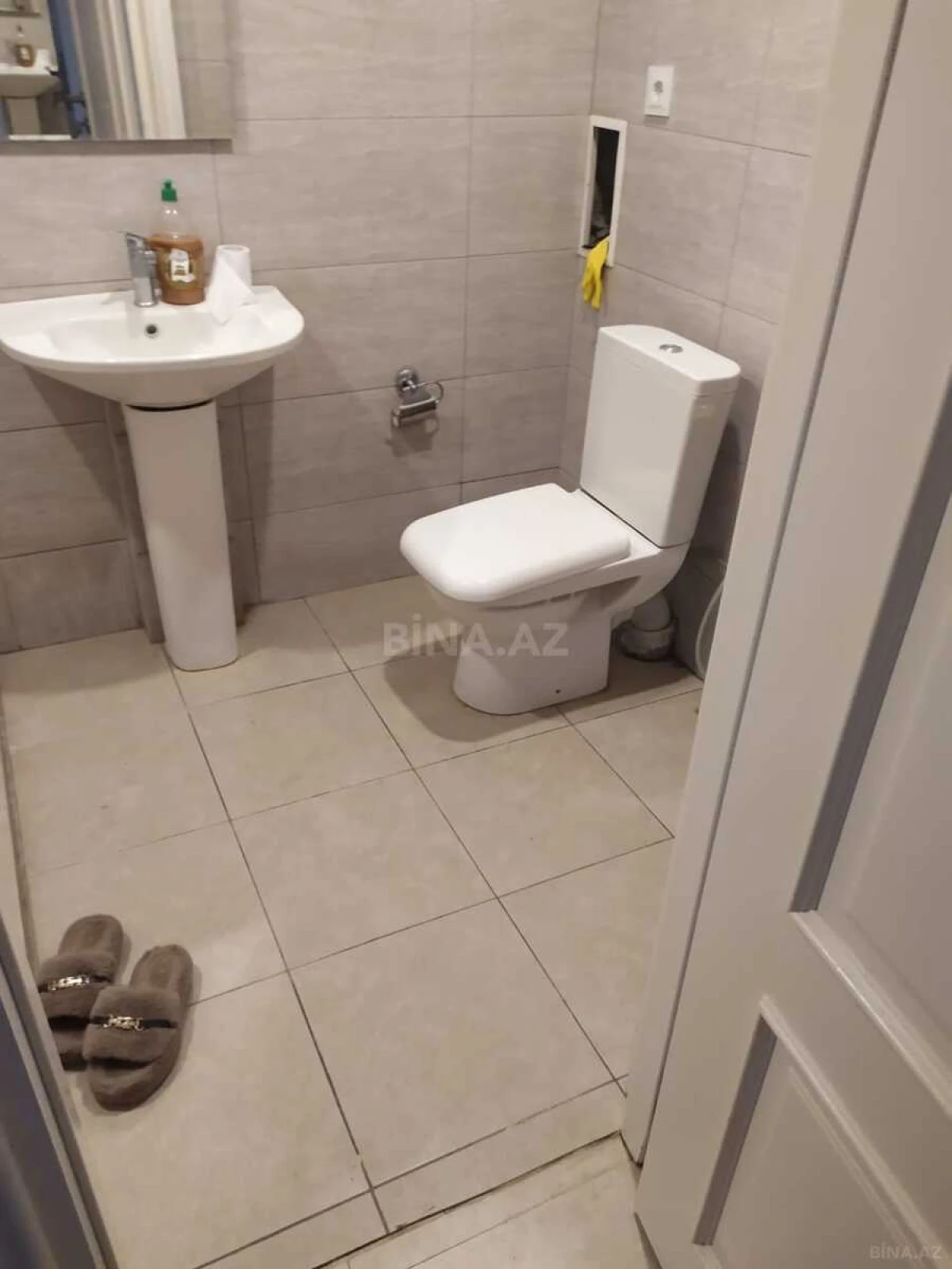 Kirayə verilir 2 otaqlı mənzil 87 m²