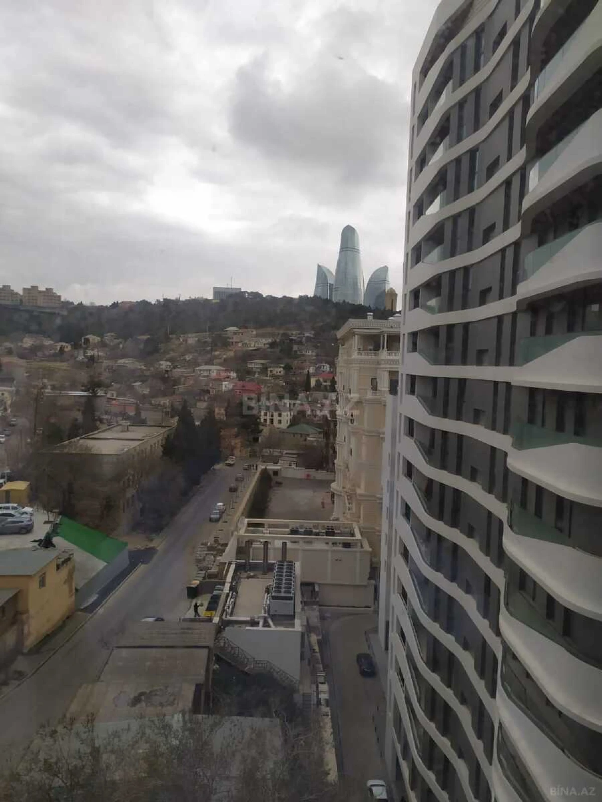 Kirayə verilir 2 otaqlı mənzil 87 m²