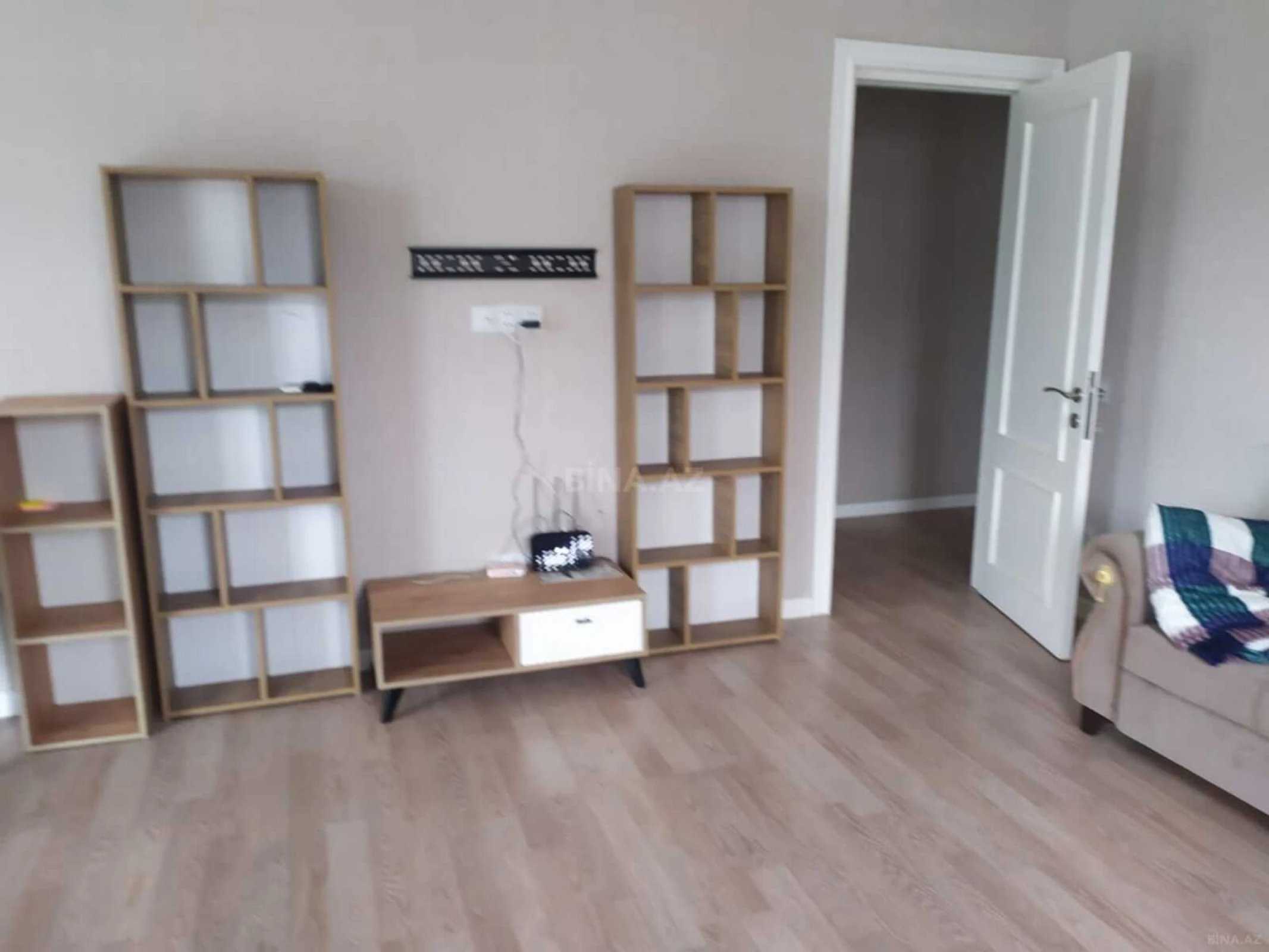 Kirayə verilir 2 otaqlı mənzil 87 m²
