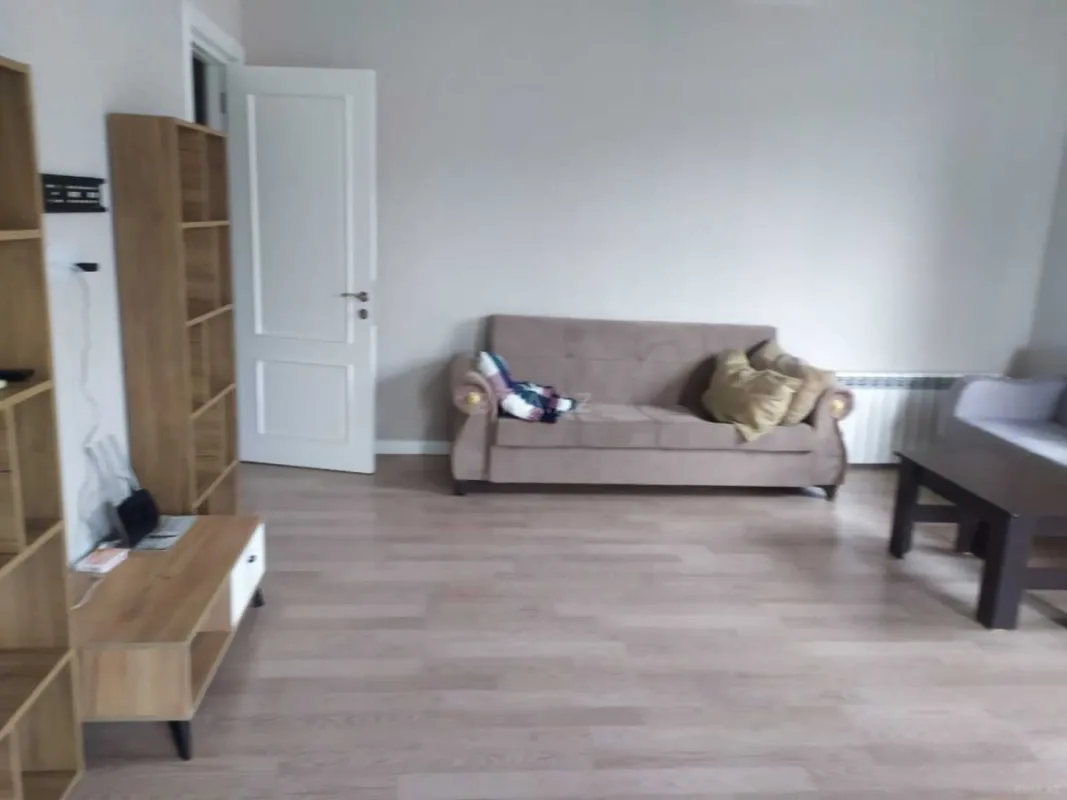 Kirayə verilir 2 otaqlı mənzil 87 m²