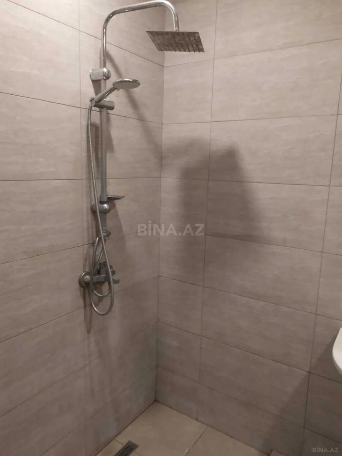 Kirayə verilir 2 otaqlı mənzil 87 m²
