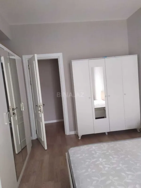 Kirayə verilir 2 otaqlı mənzil 87 m²
