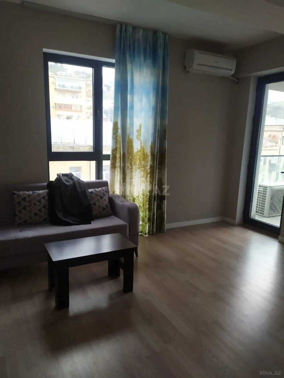 Kirayə verilir 2 otaqlı mənzil 87 m²