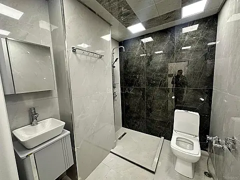 Satılır 3 otaqlı mənzil 105 m²