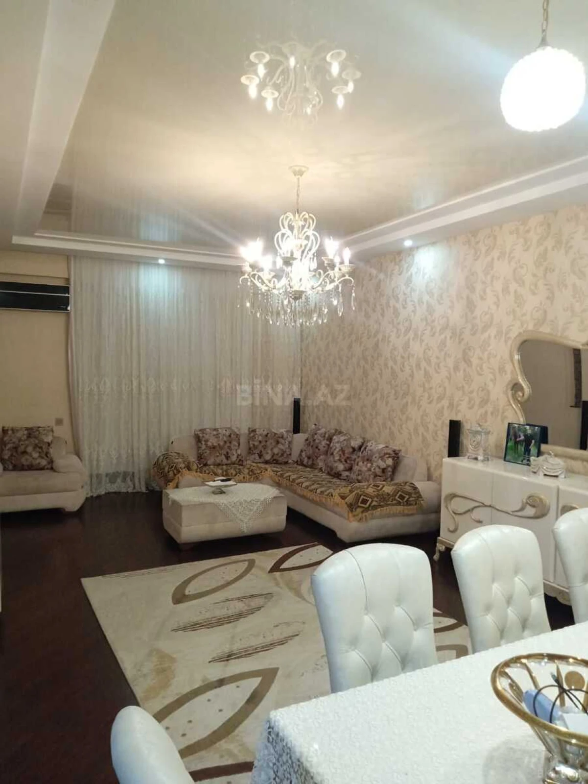 Satılır 3 otaqlı mənzil 110 m²