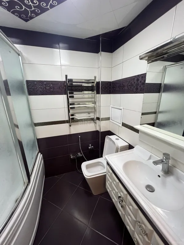 Kirayə verilir 2 otaqlı mənzil 82 m²
