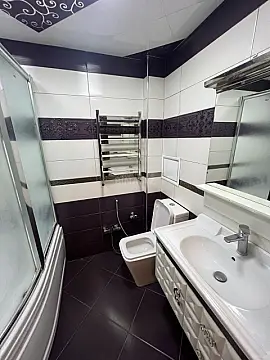 Kirayə verilir 2 otaqlı mənzil 82 m²