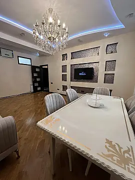 Kirayə verilir 2 otaqlı mənzil 82 m²