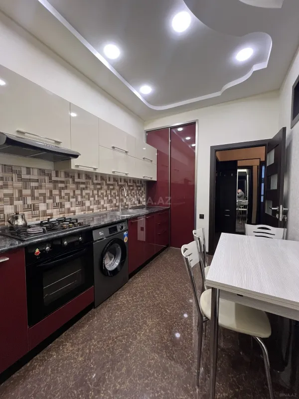Kirayə verilir 2 otaqlı mənzil 82 m²