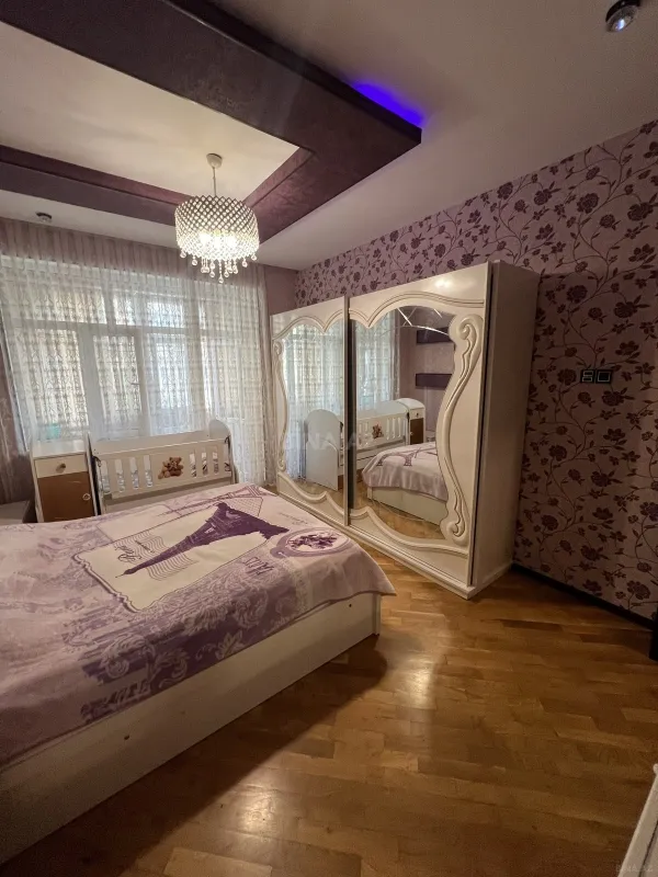 Kirayə verilir 2 otaqlı mənzil 82 m²