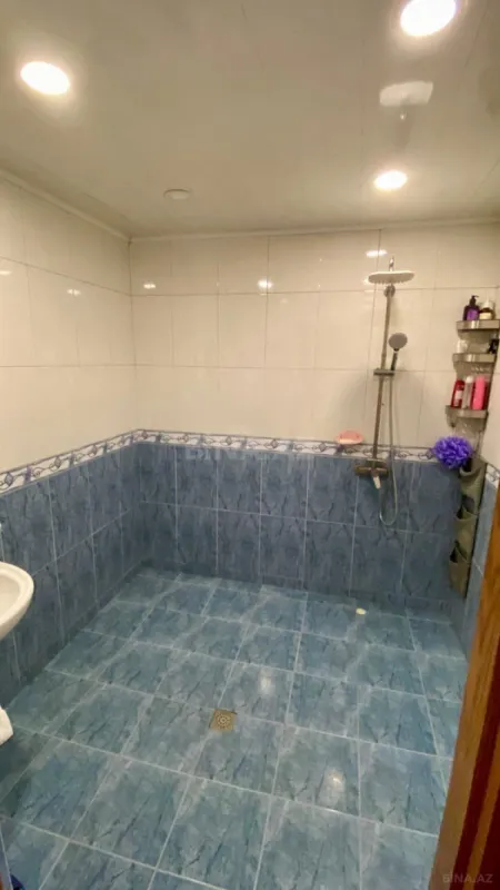 Satılır 3 otaqlı mənzil 130 m²