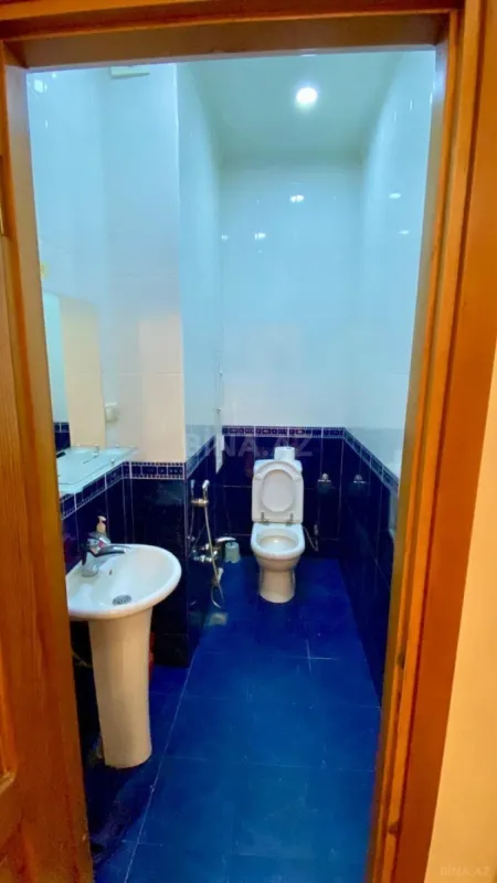 Satılır 3 otaqlı mənzil 130 m²