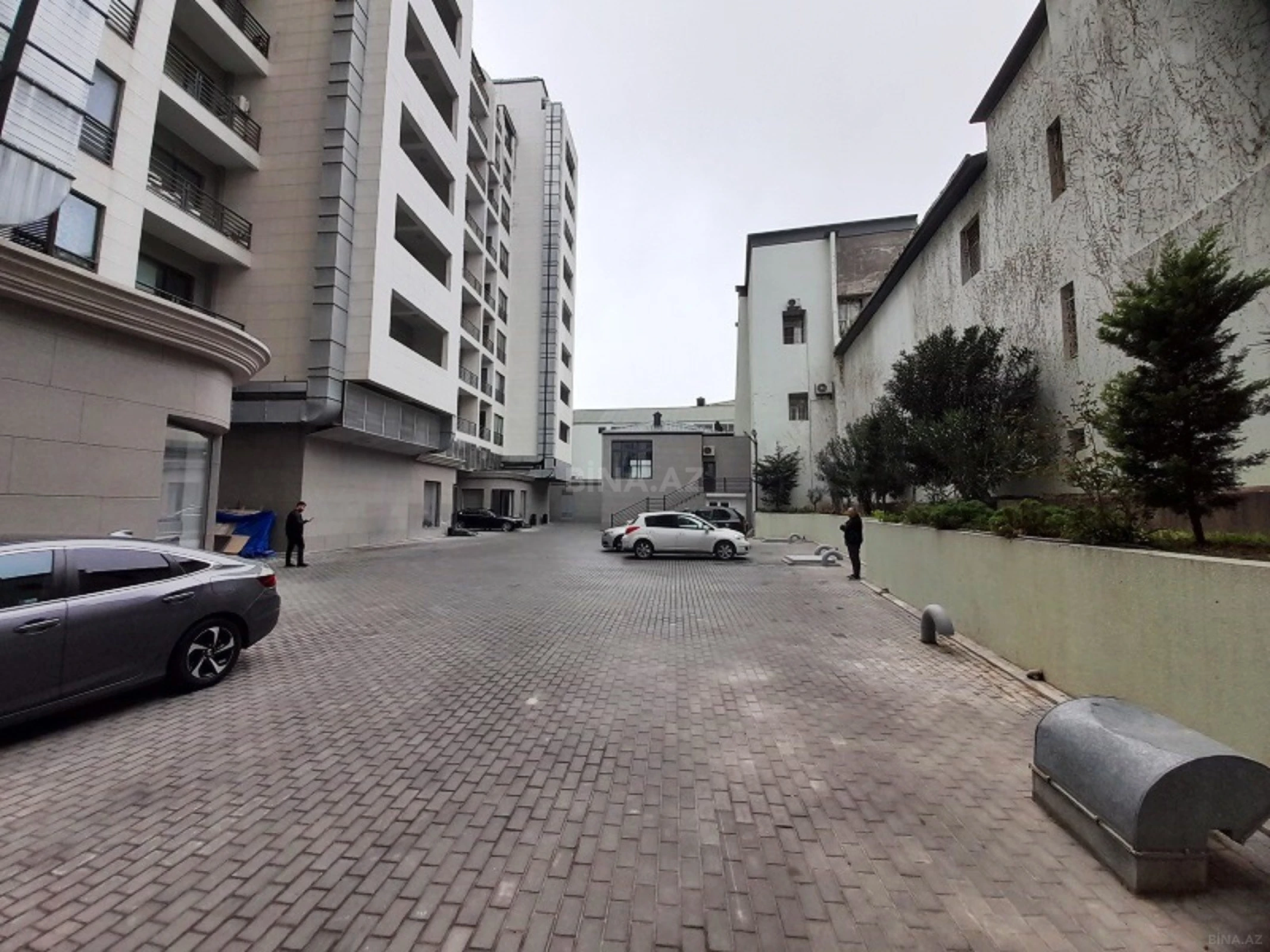Kirayə verilir 4 otaqlı mənzil 220 m²