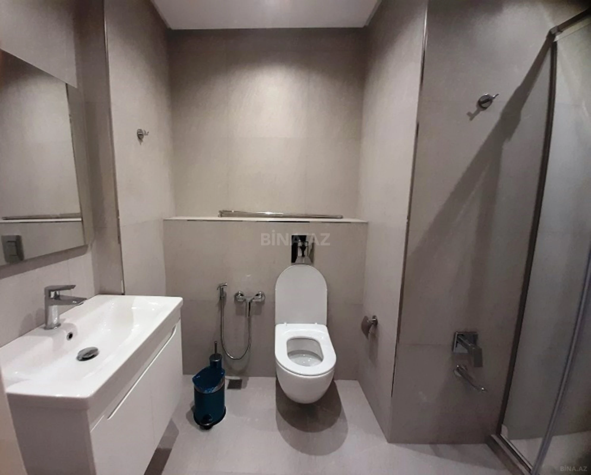Kirayə verilir 4 otaqlı mənzil 220 m²