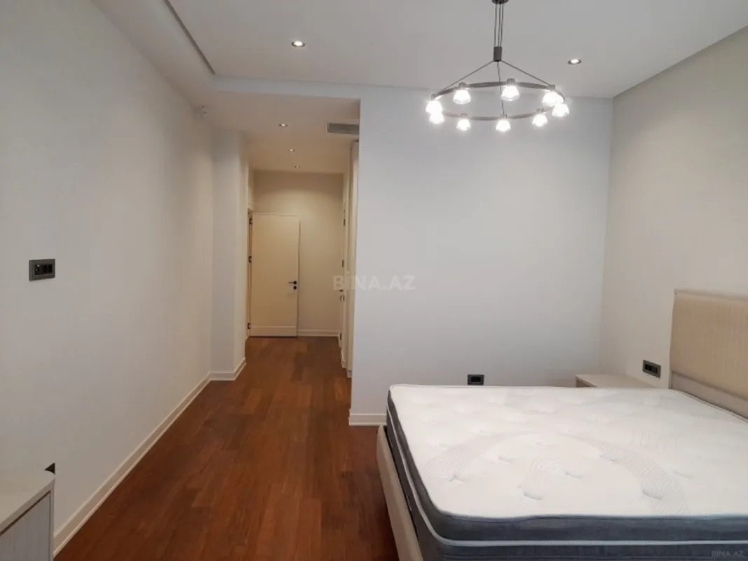 Kirayə verilir 4 otaqlı mənzil 220 m²