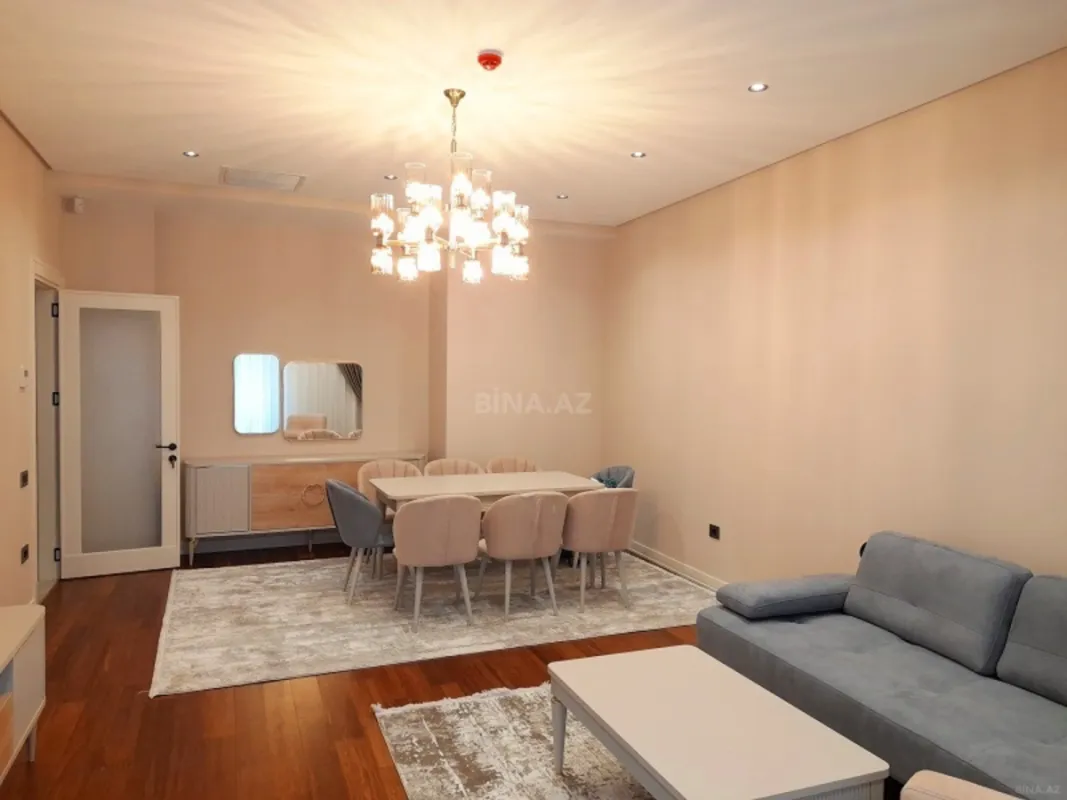 Kirayə verilir 4 otaqlı mənzil 220 m²