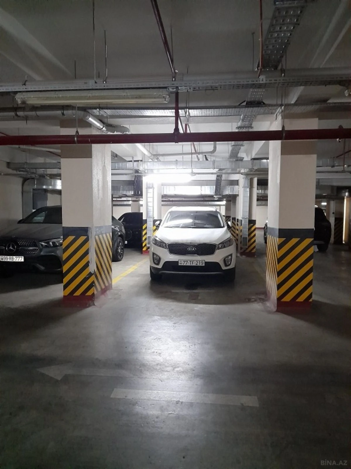 Kirayə verilir 4 otaqlı mənzil 220 m²