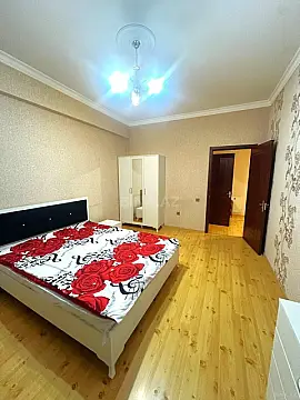 Kirayə verilir 2 otaqlı mənzil 70 m²