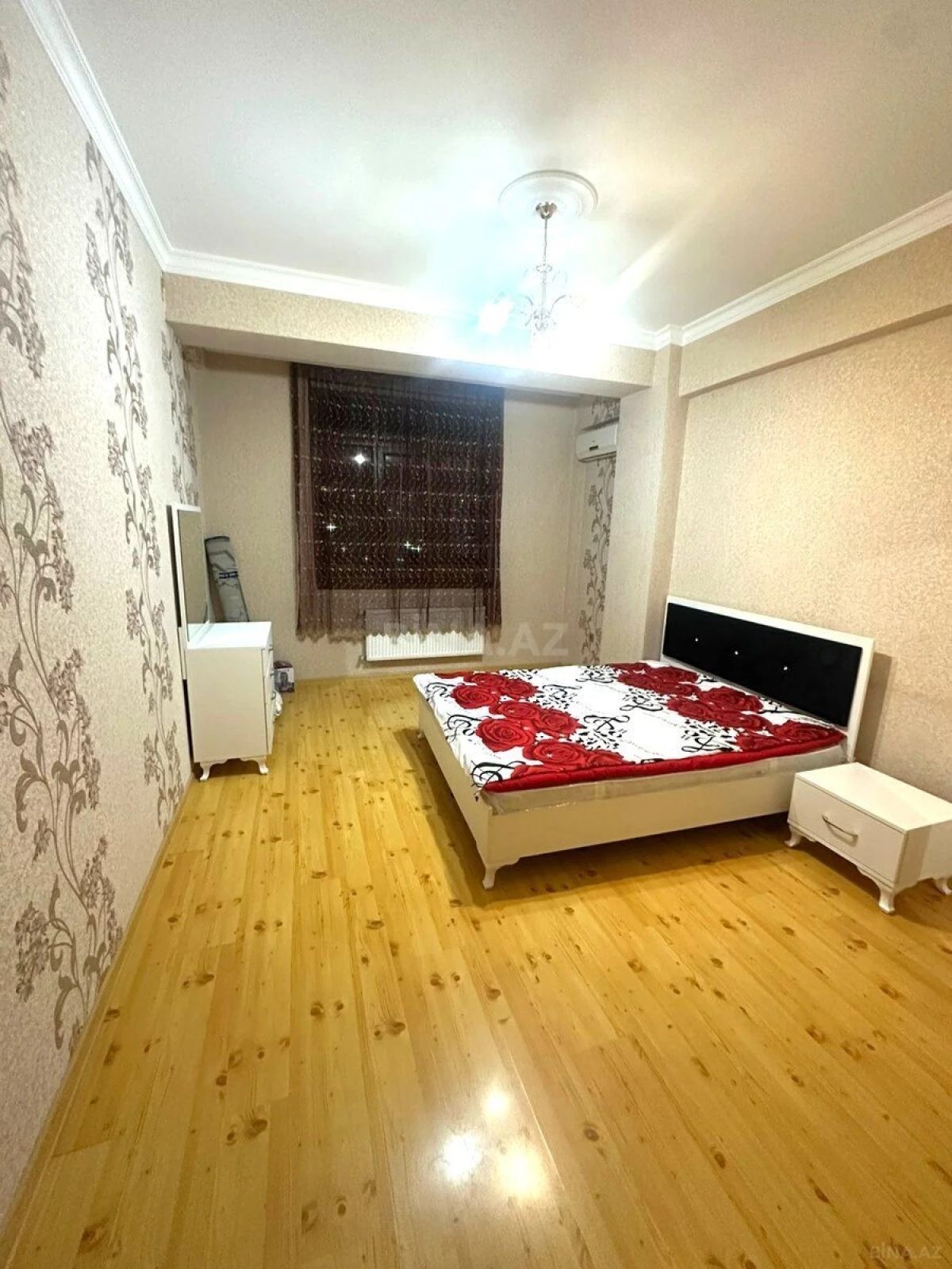 Kirayə verilir 2 otaqlı mənzil 70 m²