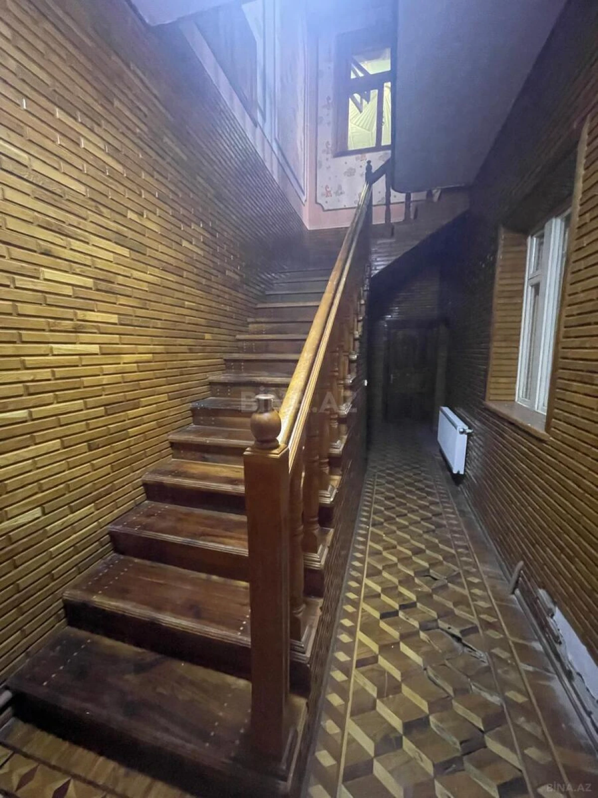 Satılır 9 otaqlı həyət evi 400 m²