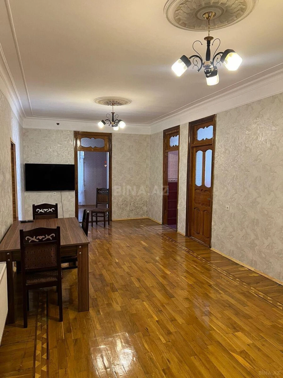 Satılır 9 otaqlı həyət evi 400 m²