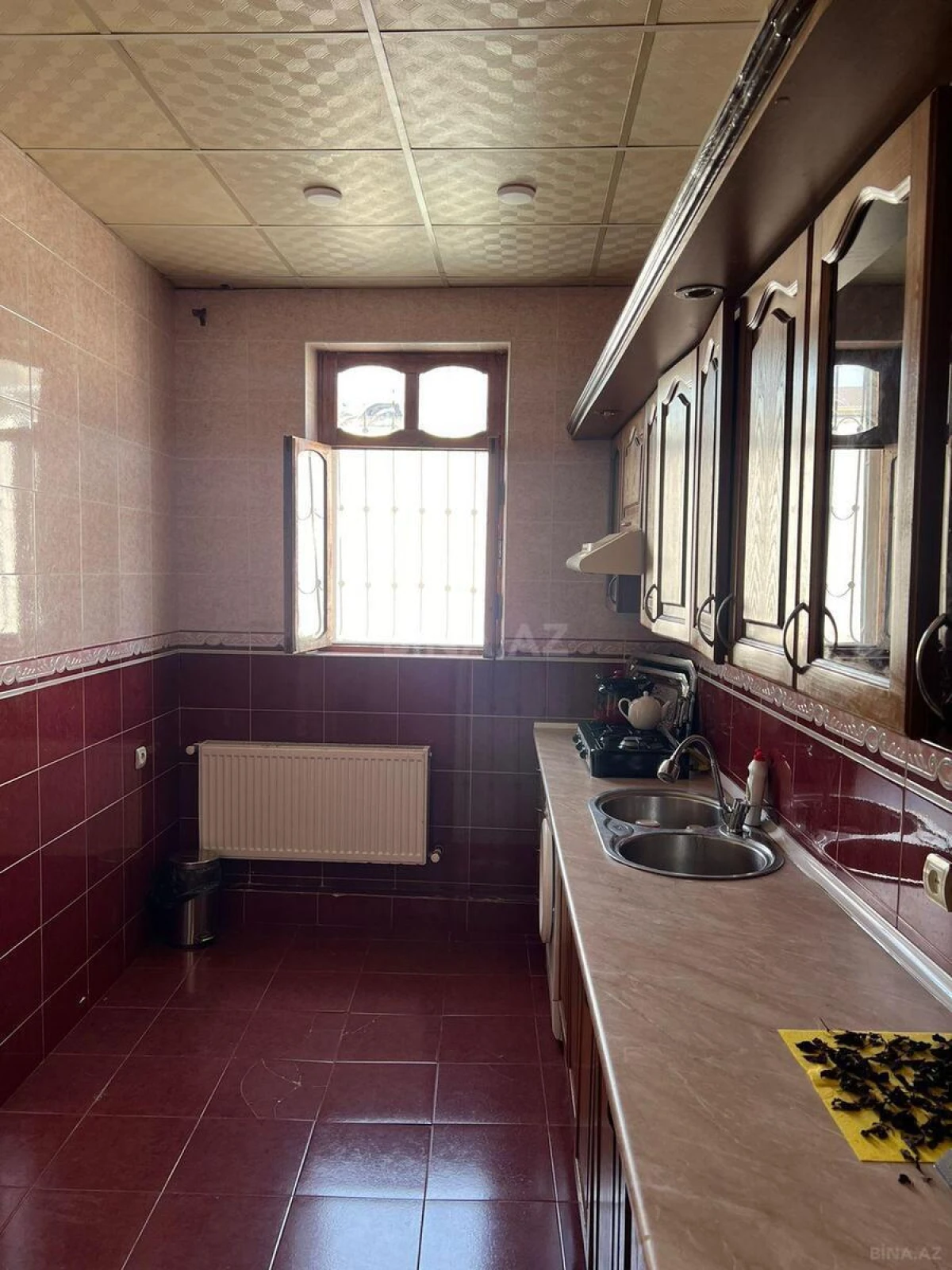 Satılır 9 otaqlı həyət evi 400 m²