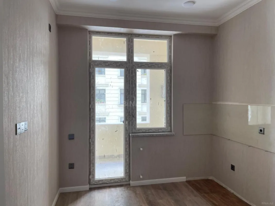 Satılır 2 otaqlı mənzil 83 m²